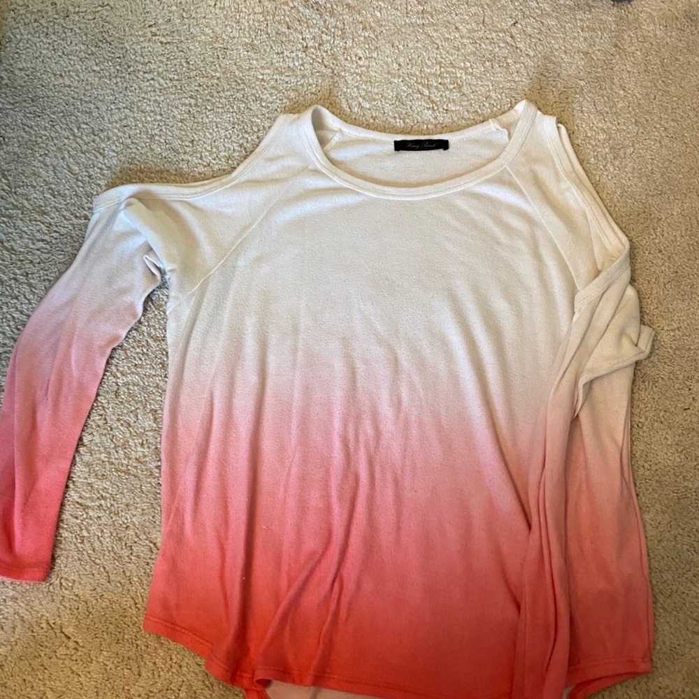 4/$12 Women’s pink ombré cold shoulder sweater